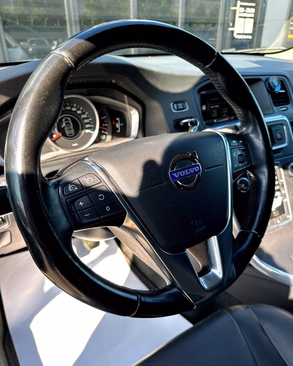 Volvo V60 фото 15