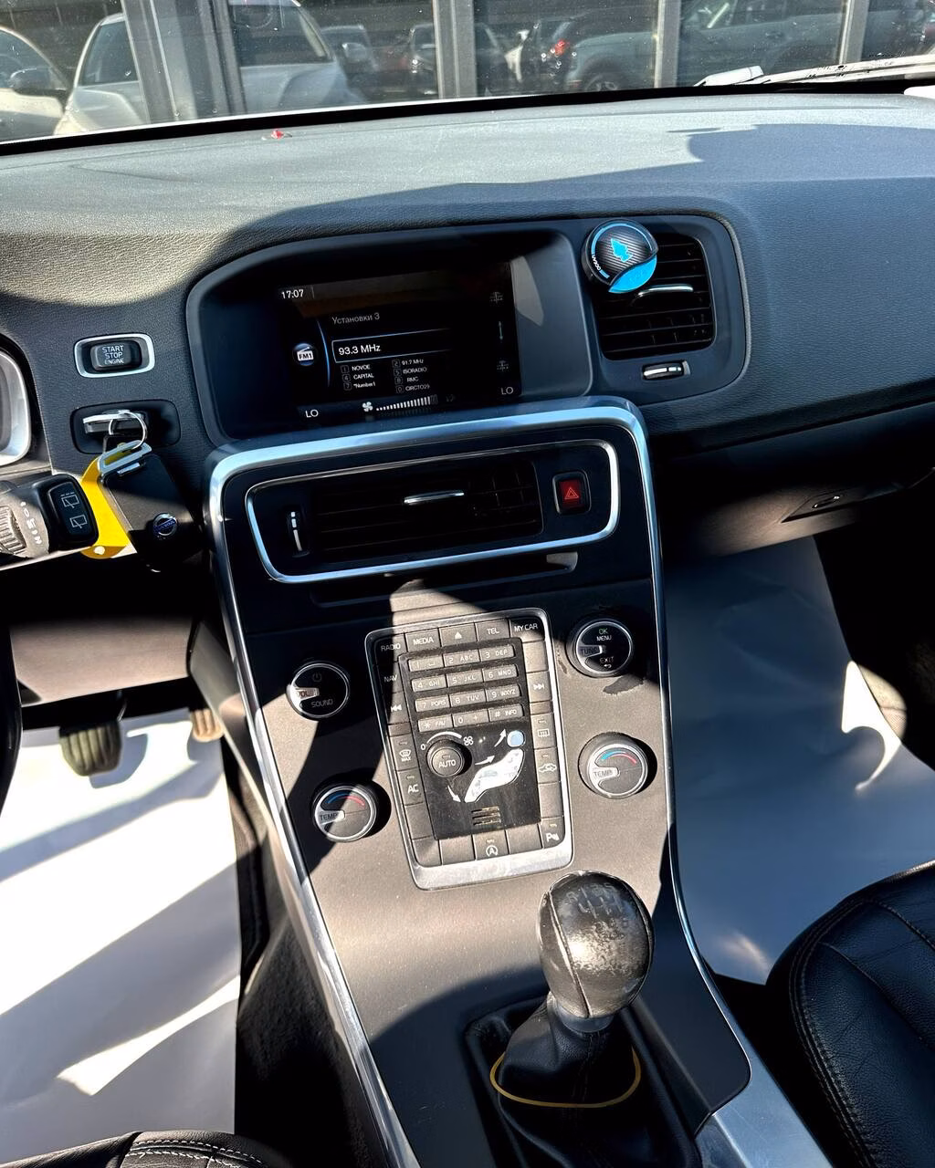 Volvo V60 фото 16