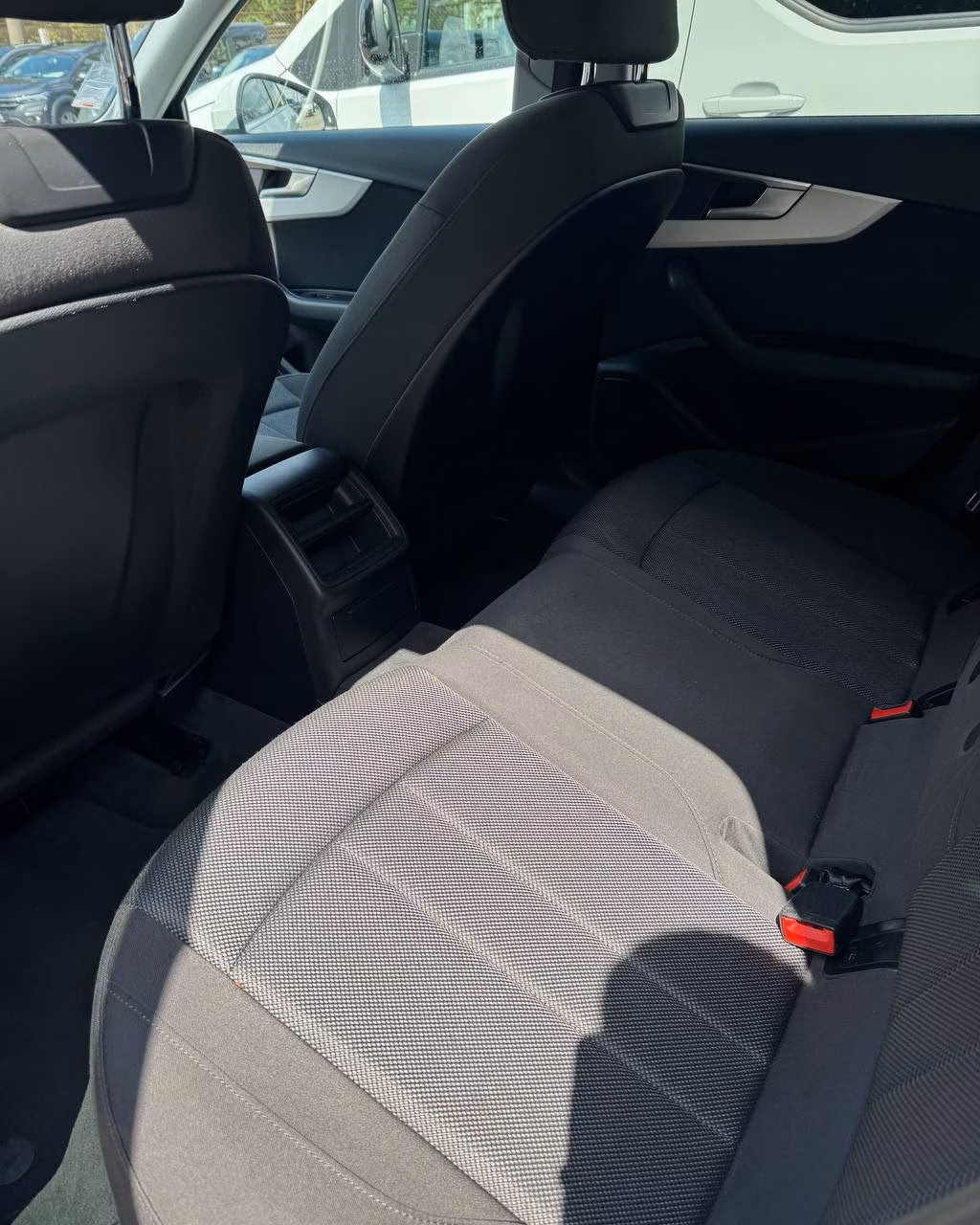 Audi A4 фото 5