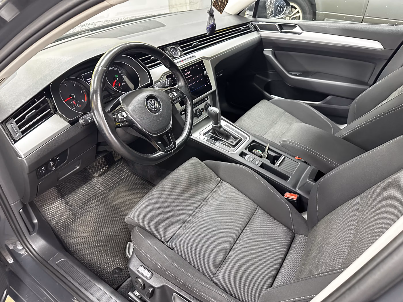 Volkswagen Passat фото 13
