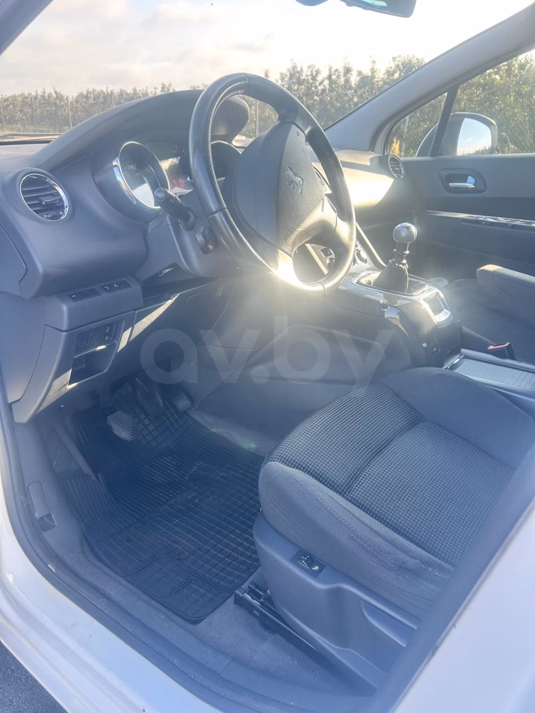 Peugeot 5008 фото 8