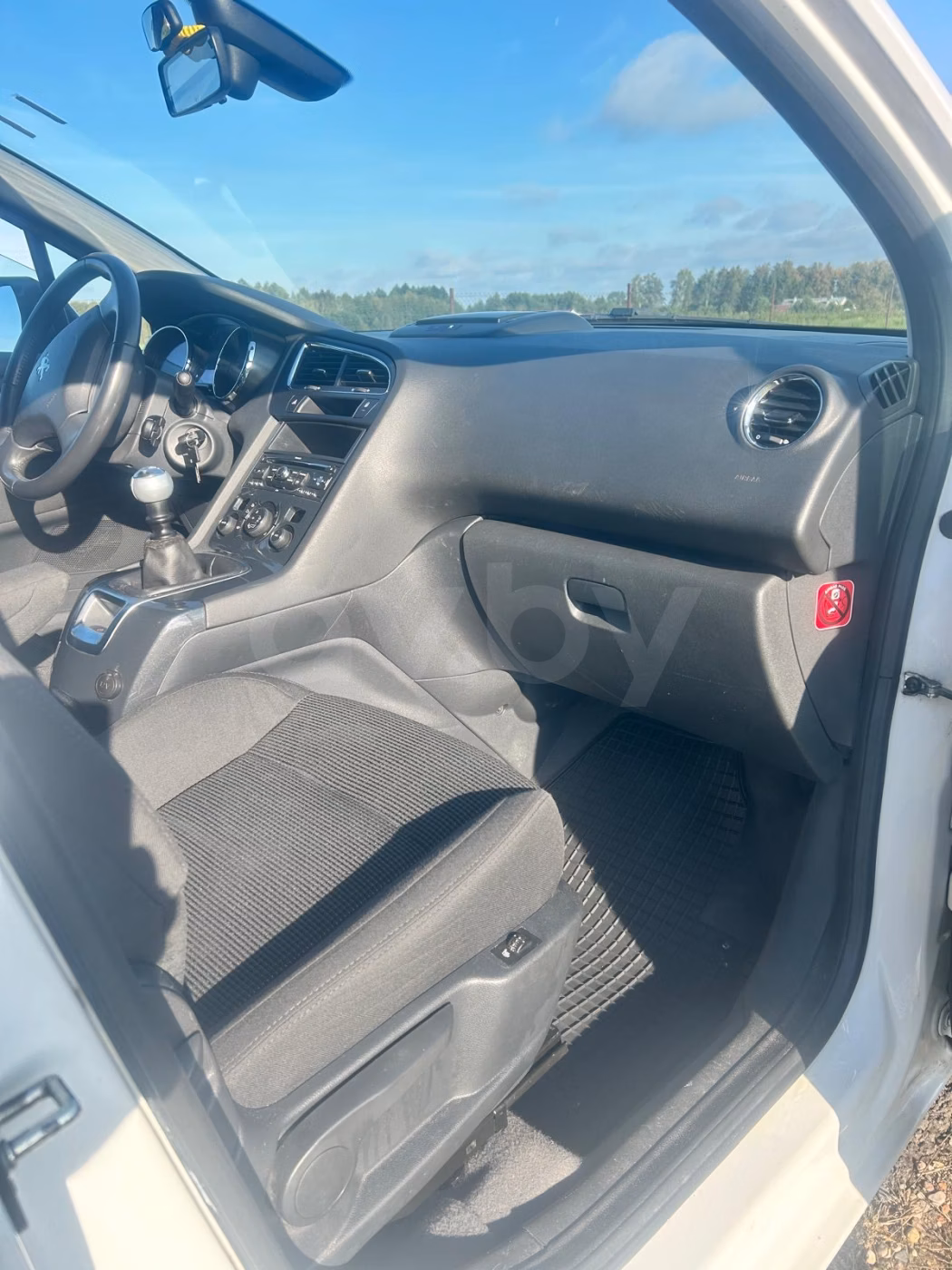 Peugeot 5008 фото 10
