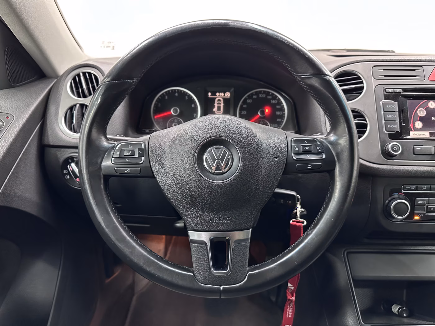Volkswagen Tiguan фото 13
