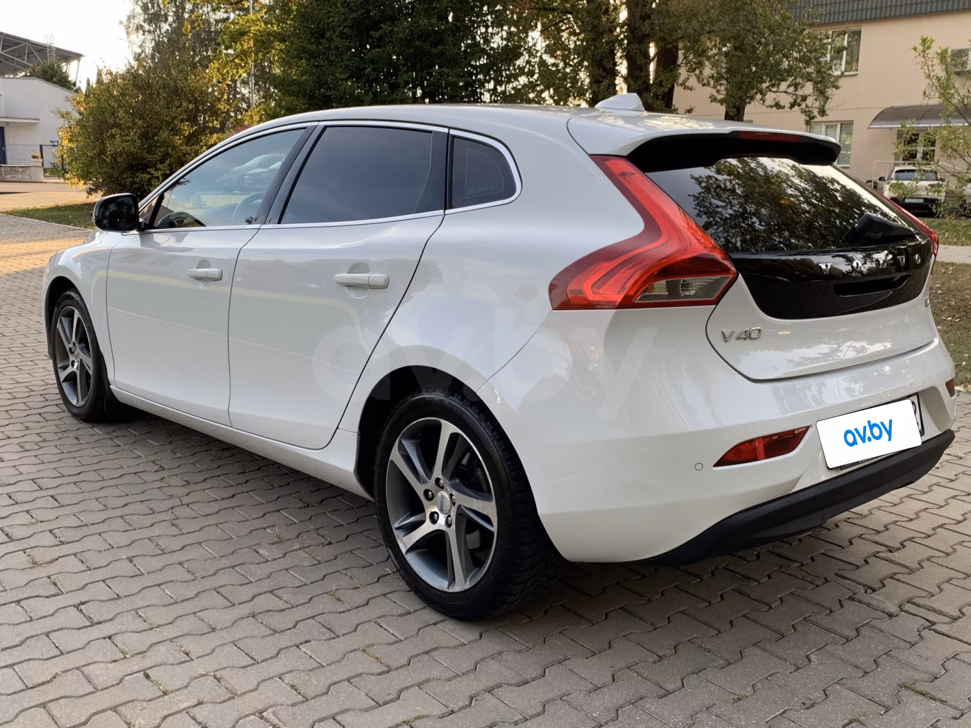 Volvo V40 фото 2
