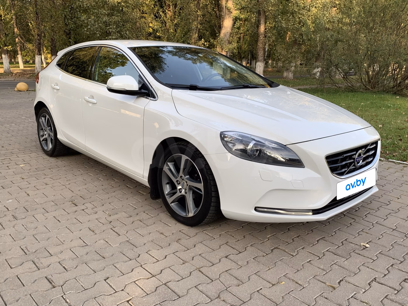 Volvo V40 фото 5