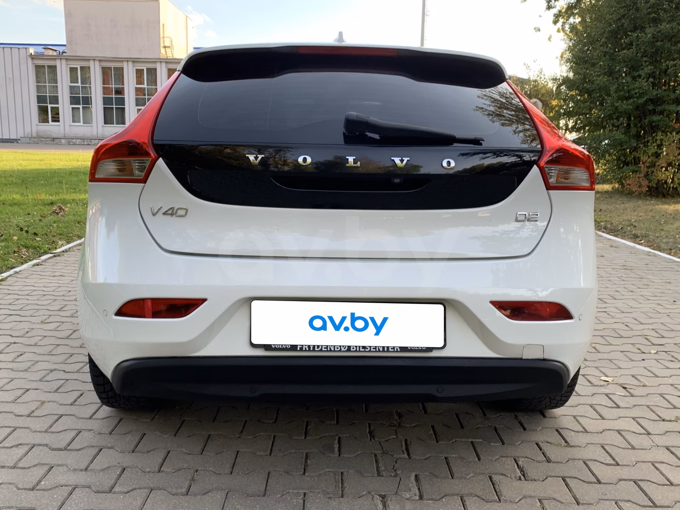 Volvo V40 фото 7