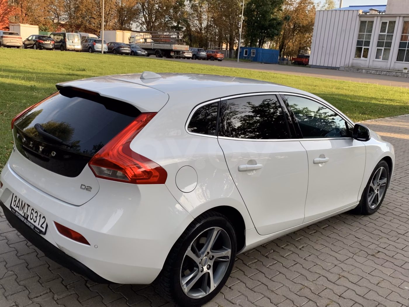 Volvo V40 фото 8