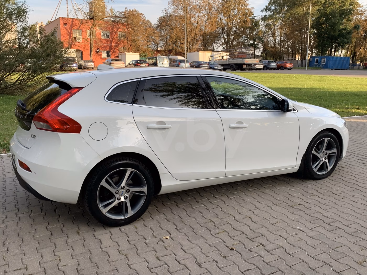 Volvo V40 фото 10