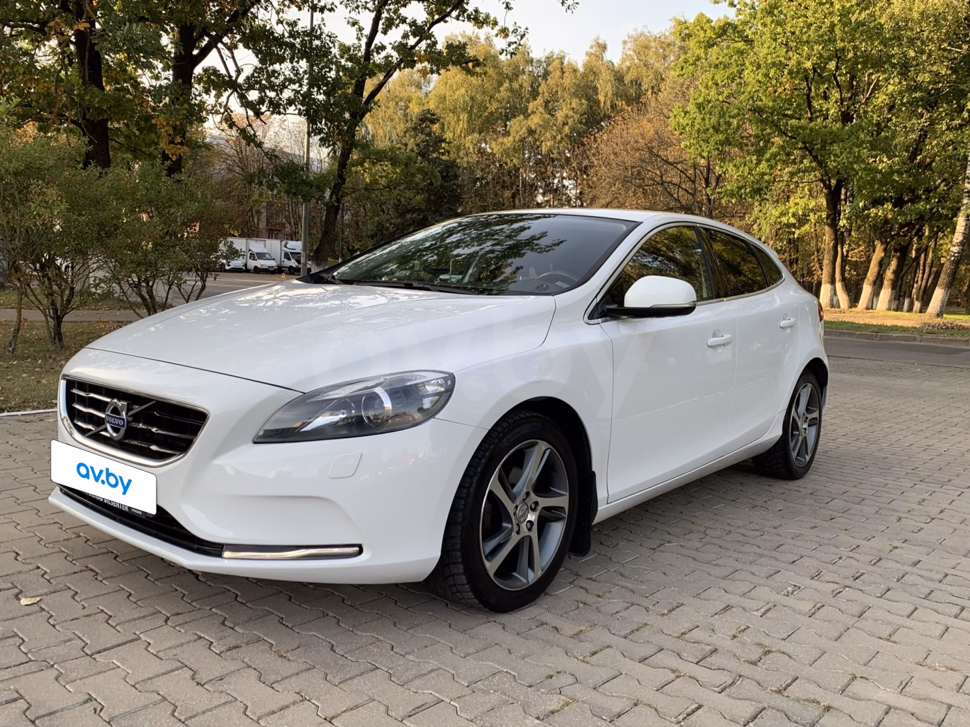 Volvo V40 фото 11