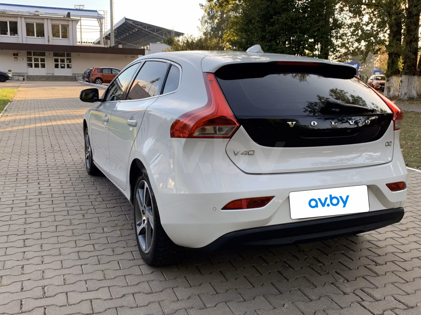Volvo V40 фото 13