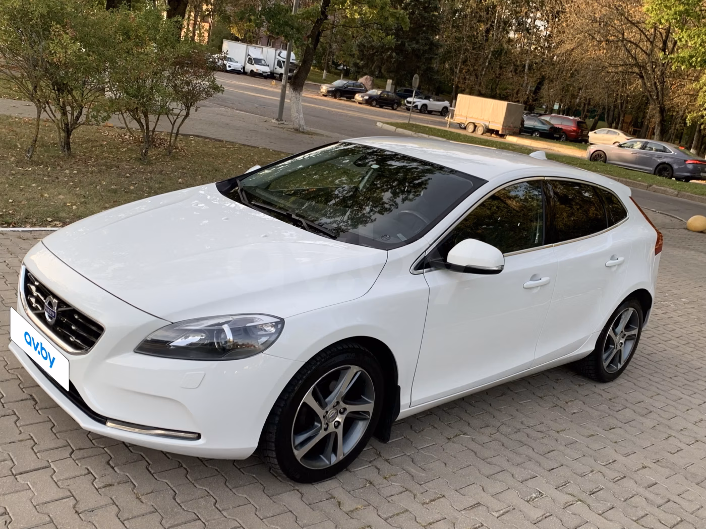 Volvo V40 фото 15