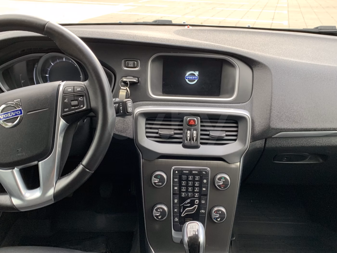 Volvo V40 фото 17