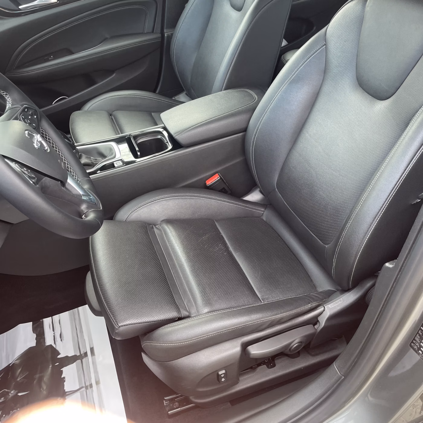 Opel Insignia фото 12