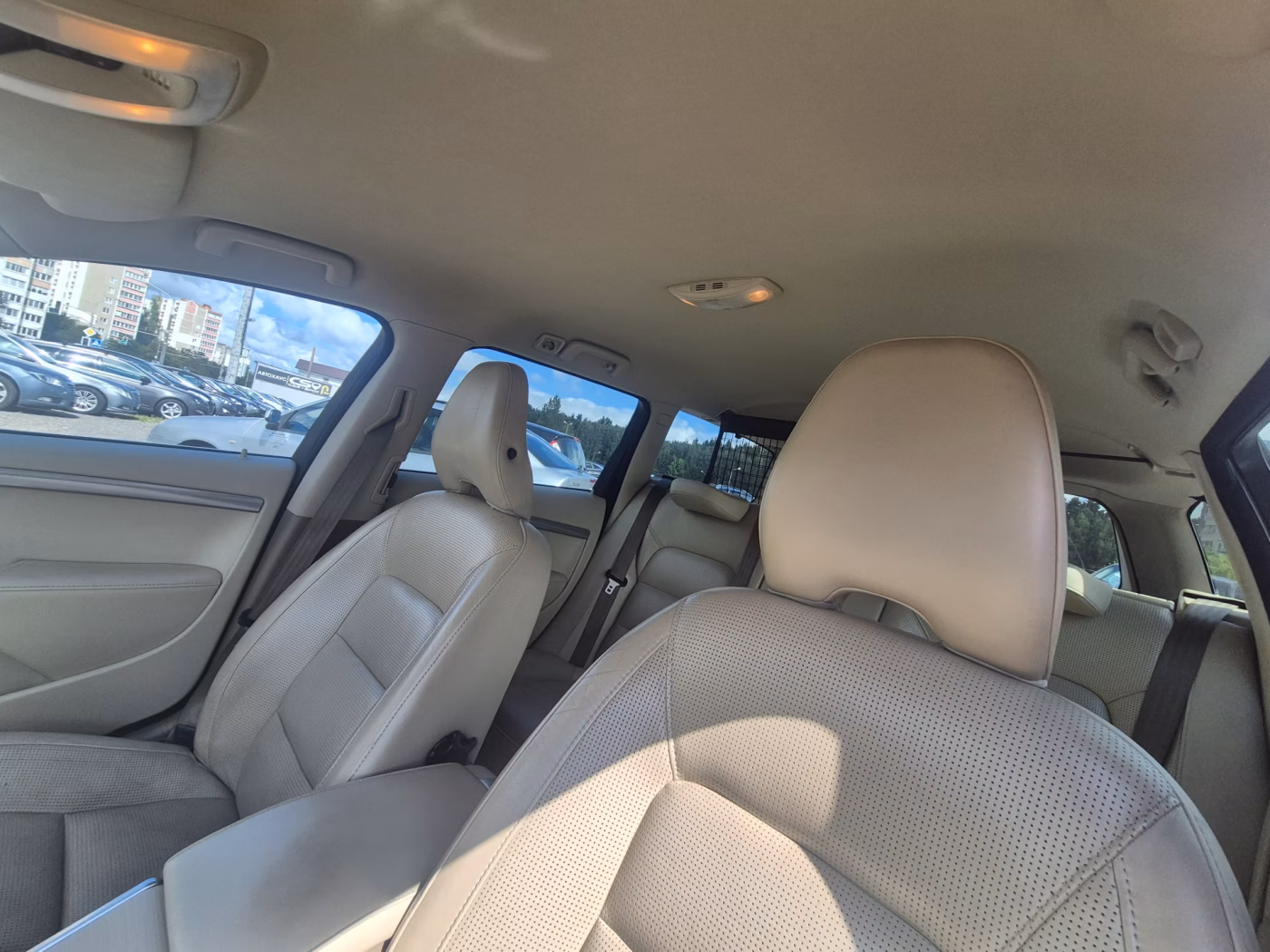 Volvo V70 фото 10