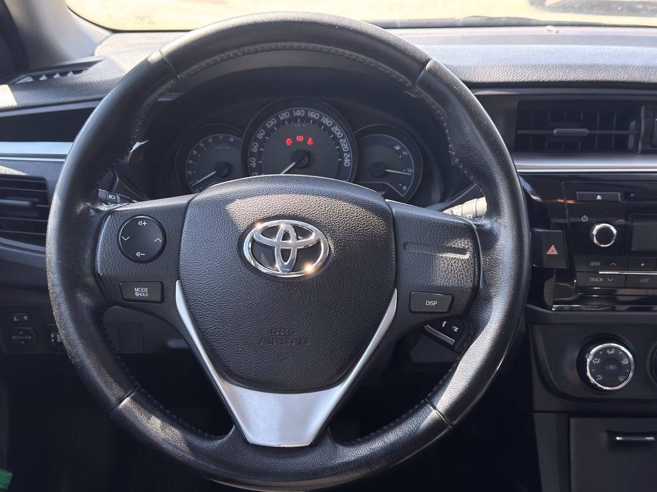 Toyota Corolla фото 11