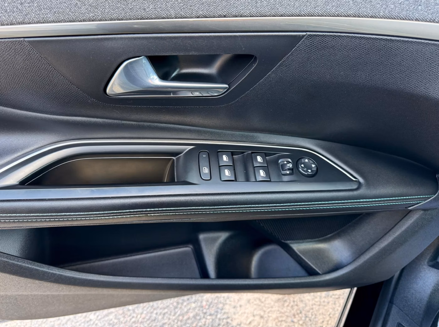 Peugeot 5008 фото 8