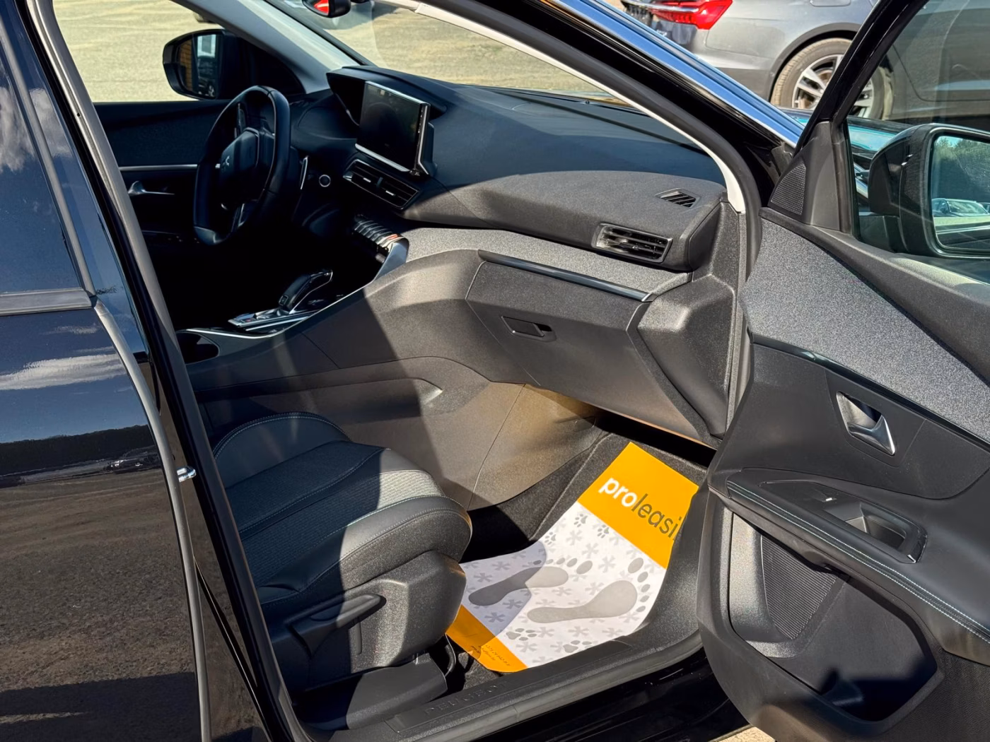 Peugeot 5008 фото 11
