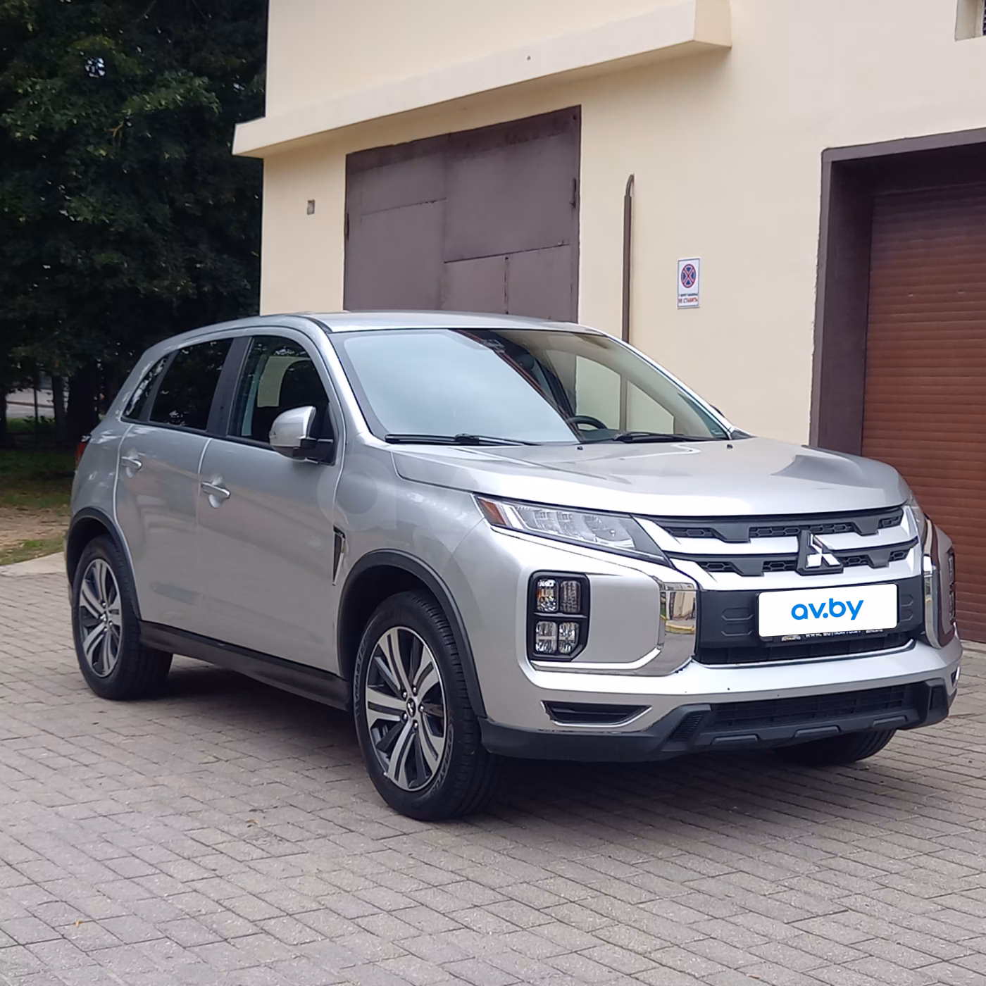 Mitsubishi Outlander Sport фото 2