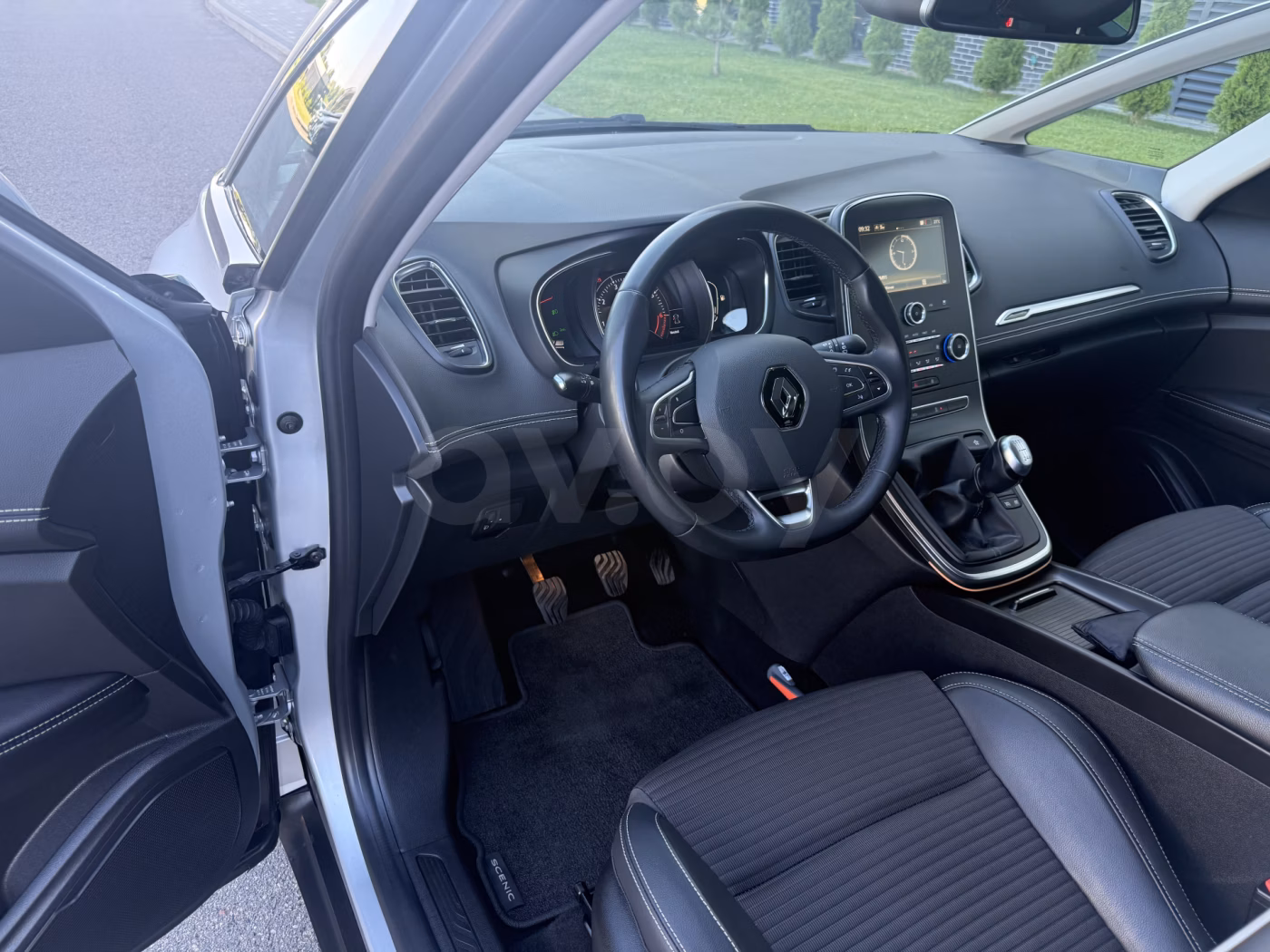 Renault Grand Scenic фото 10