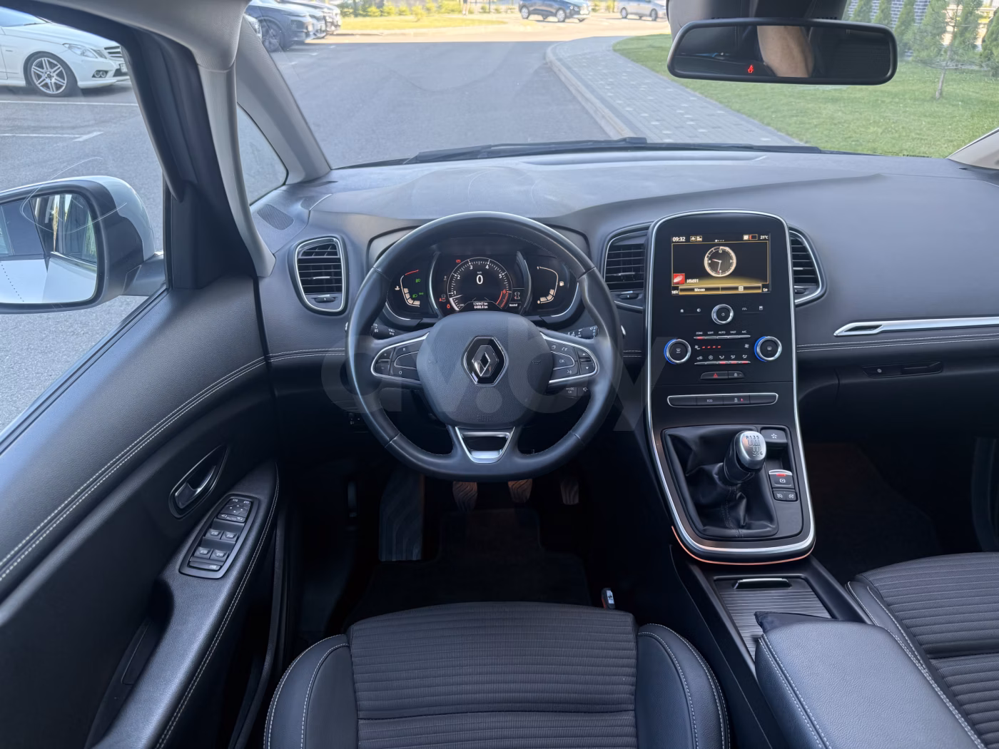 Renault Grand Scenic фото 12