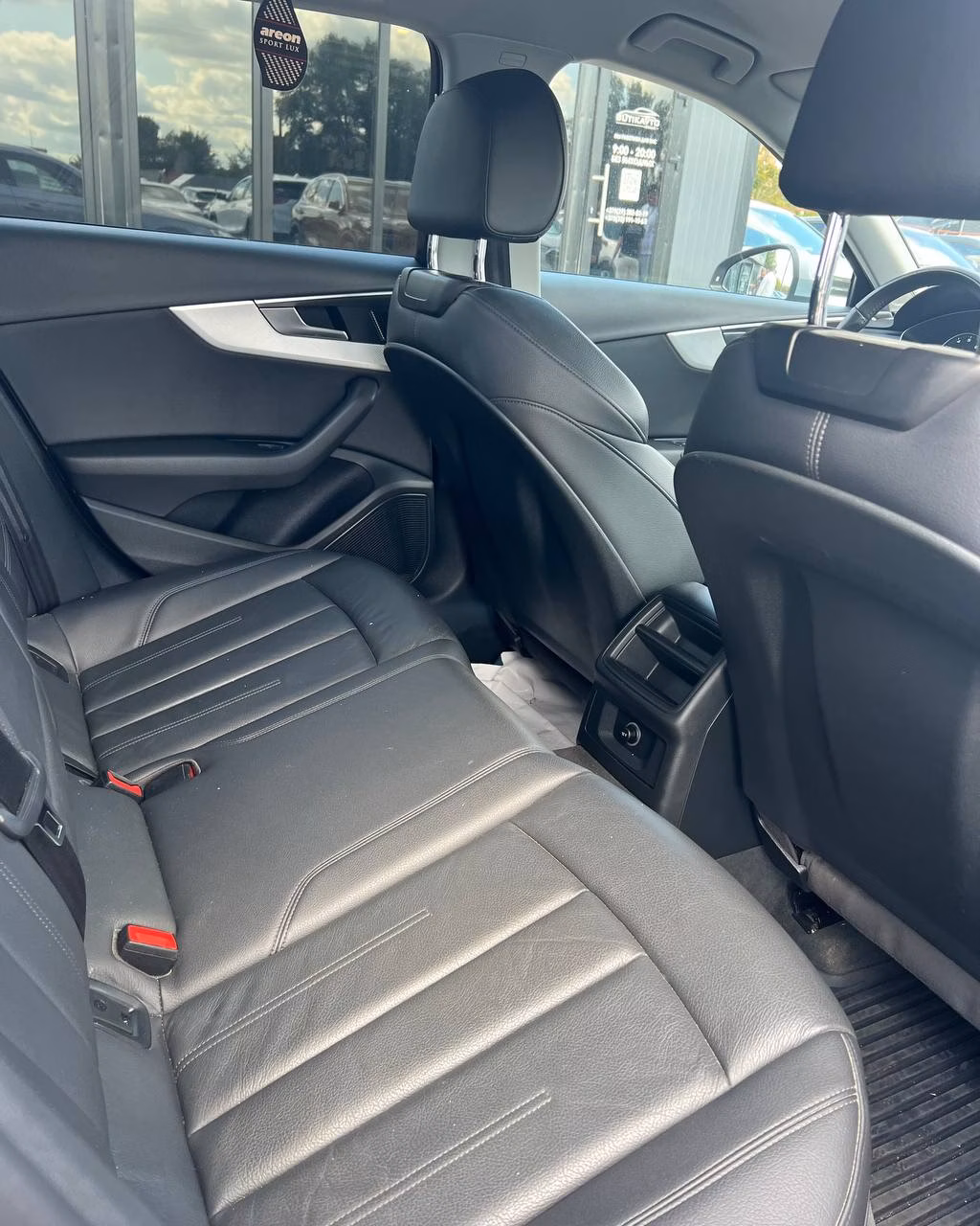 Audi A4 фото 13