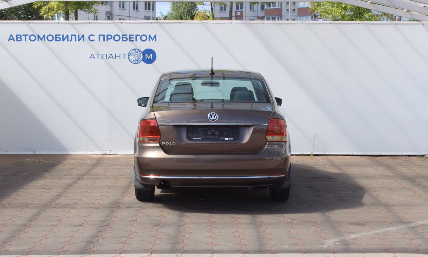 Volkswagen Polo Sedan фото 4