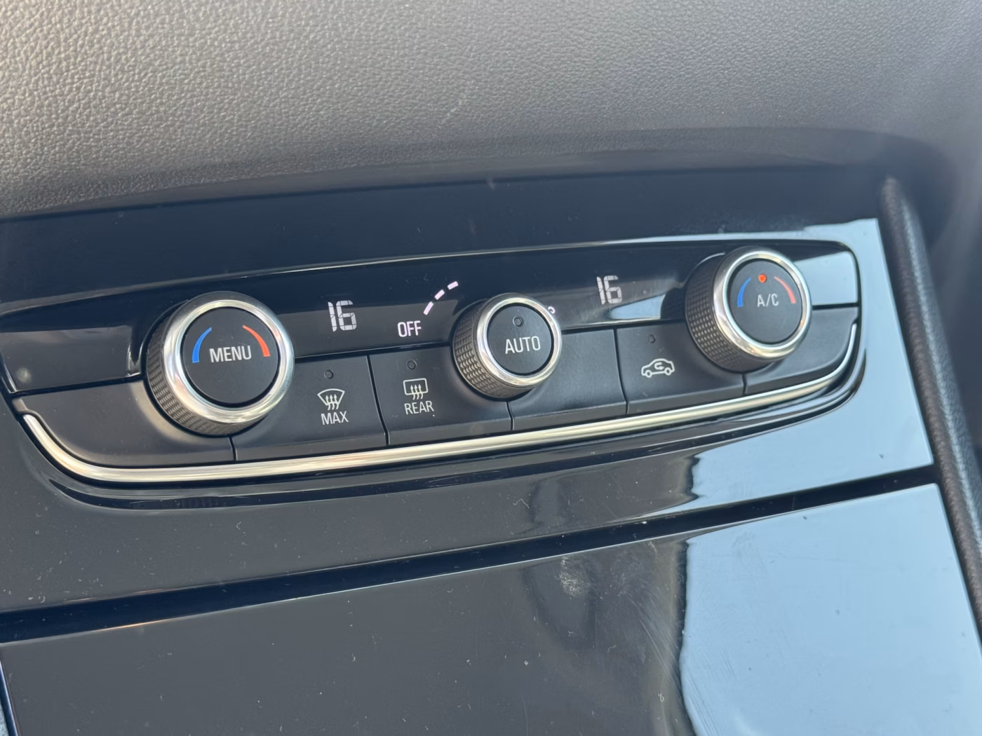 Opel Grandland X фото 18