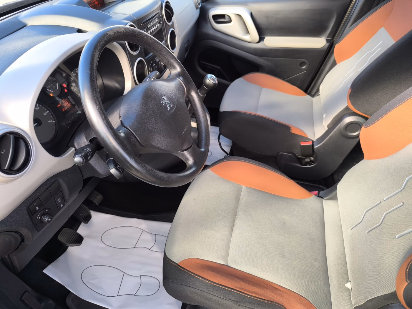 Peugeot Partner фото 8