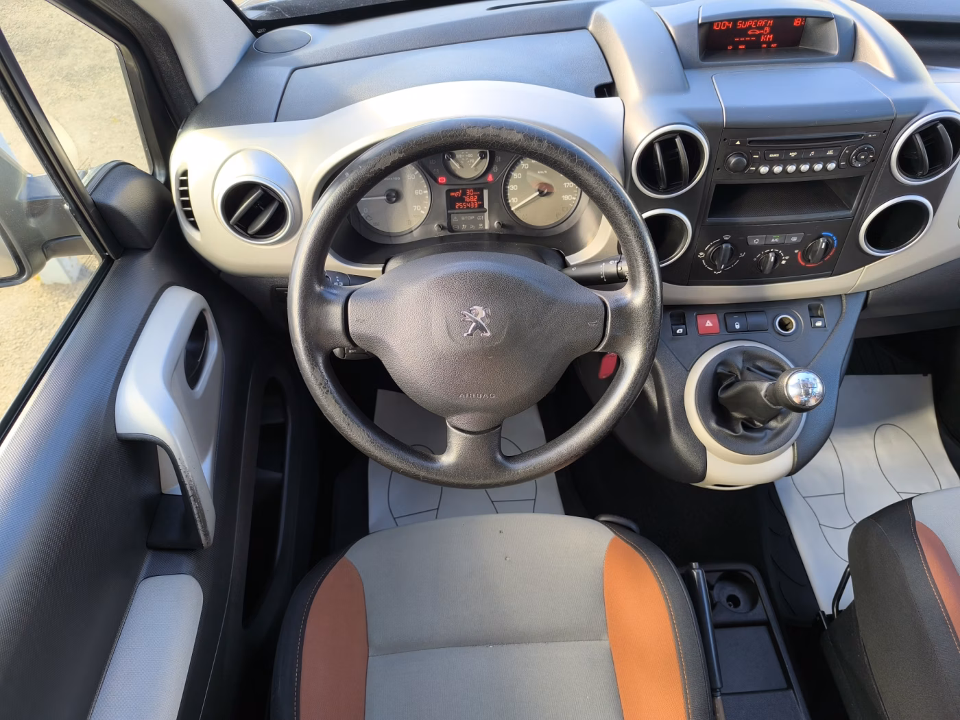 Peugeot Partner фото 15
