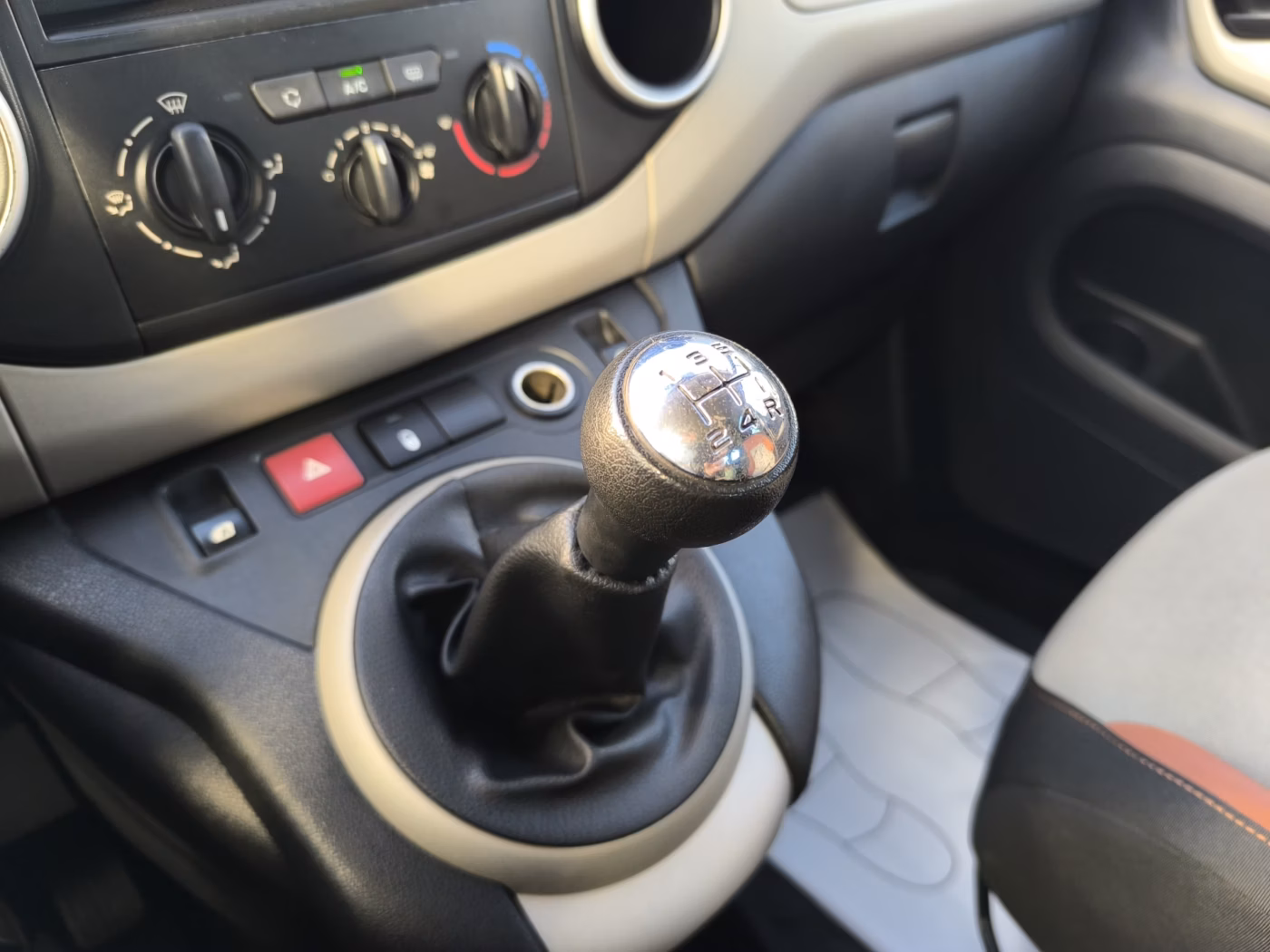 Peugeot Partner фото 17