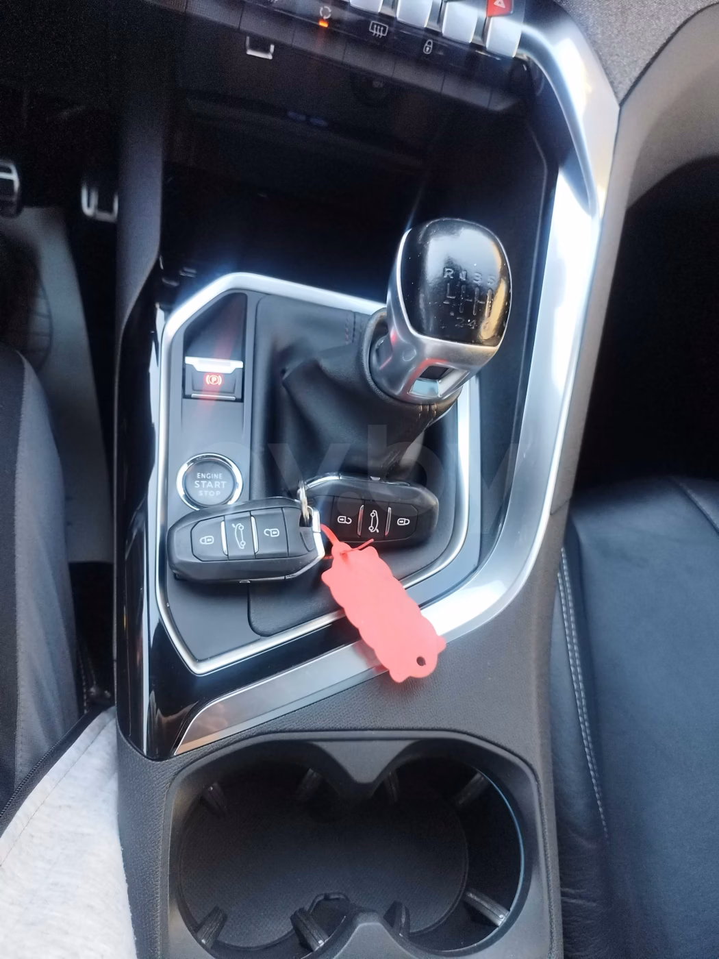 Peugeot 5008 фото 14