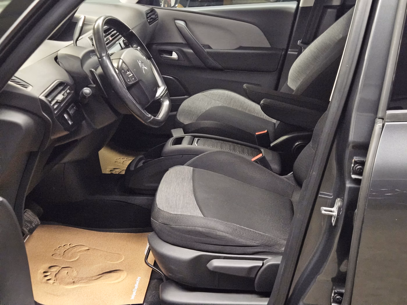 Citroen C4 Picasso фото 8