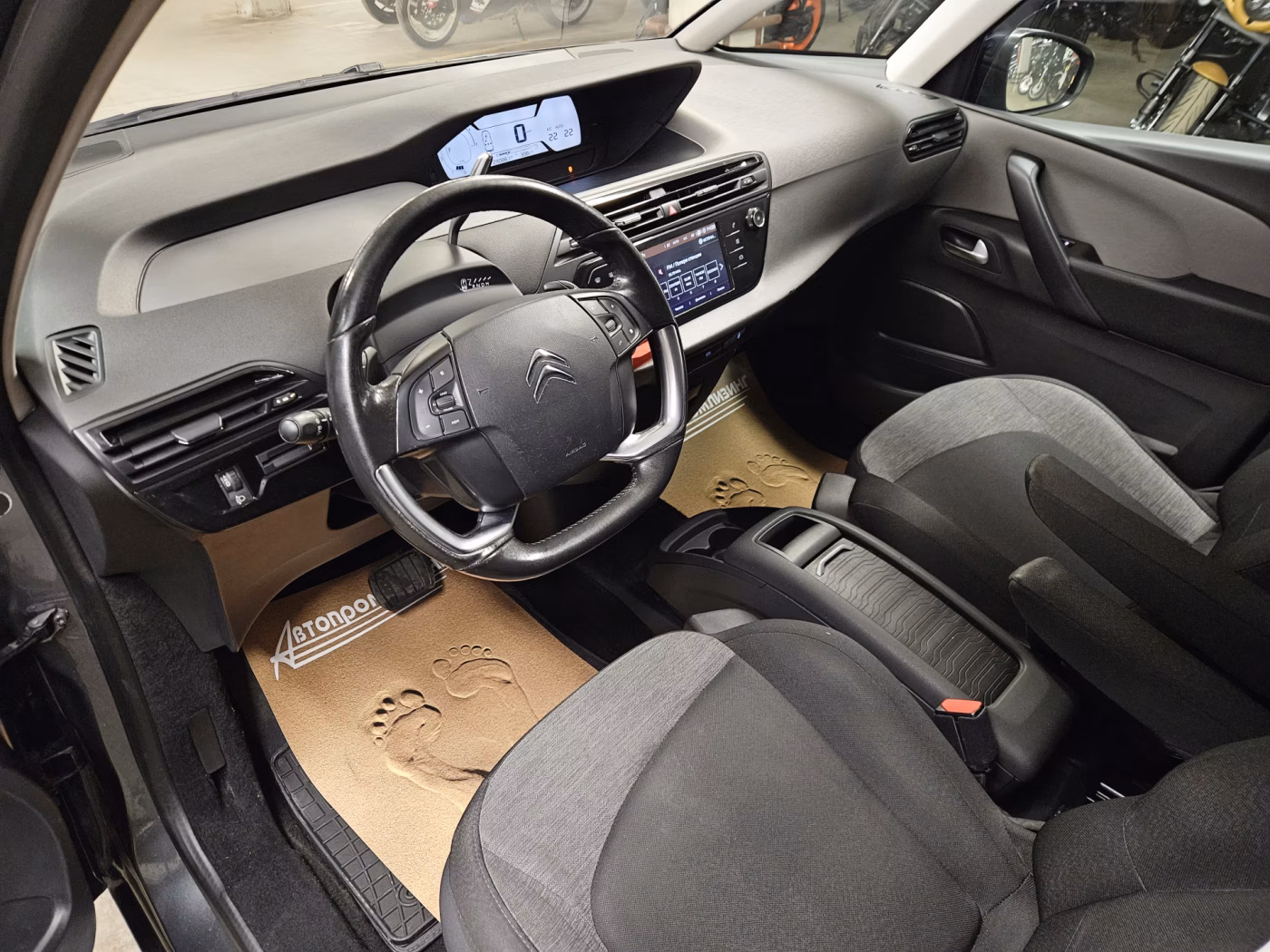 Citroen C4 Picasso фото 9