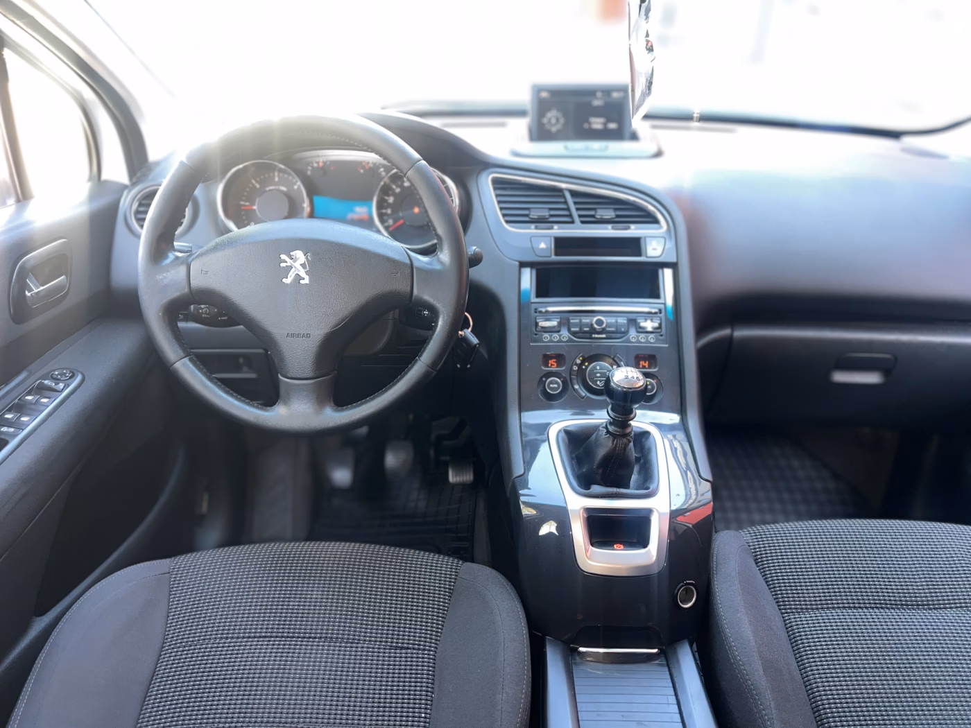 Peugeot 5008 фото 2