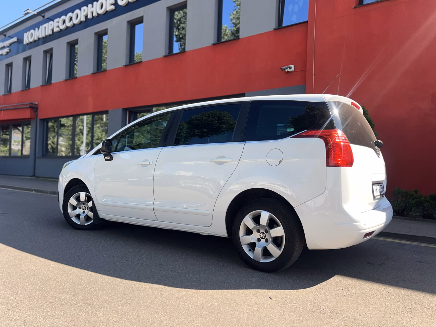 Peugeot 5008 фото 4