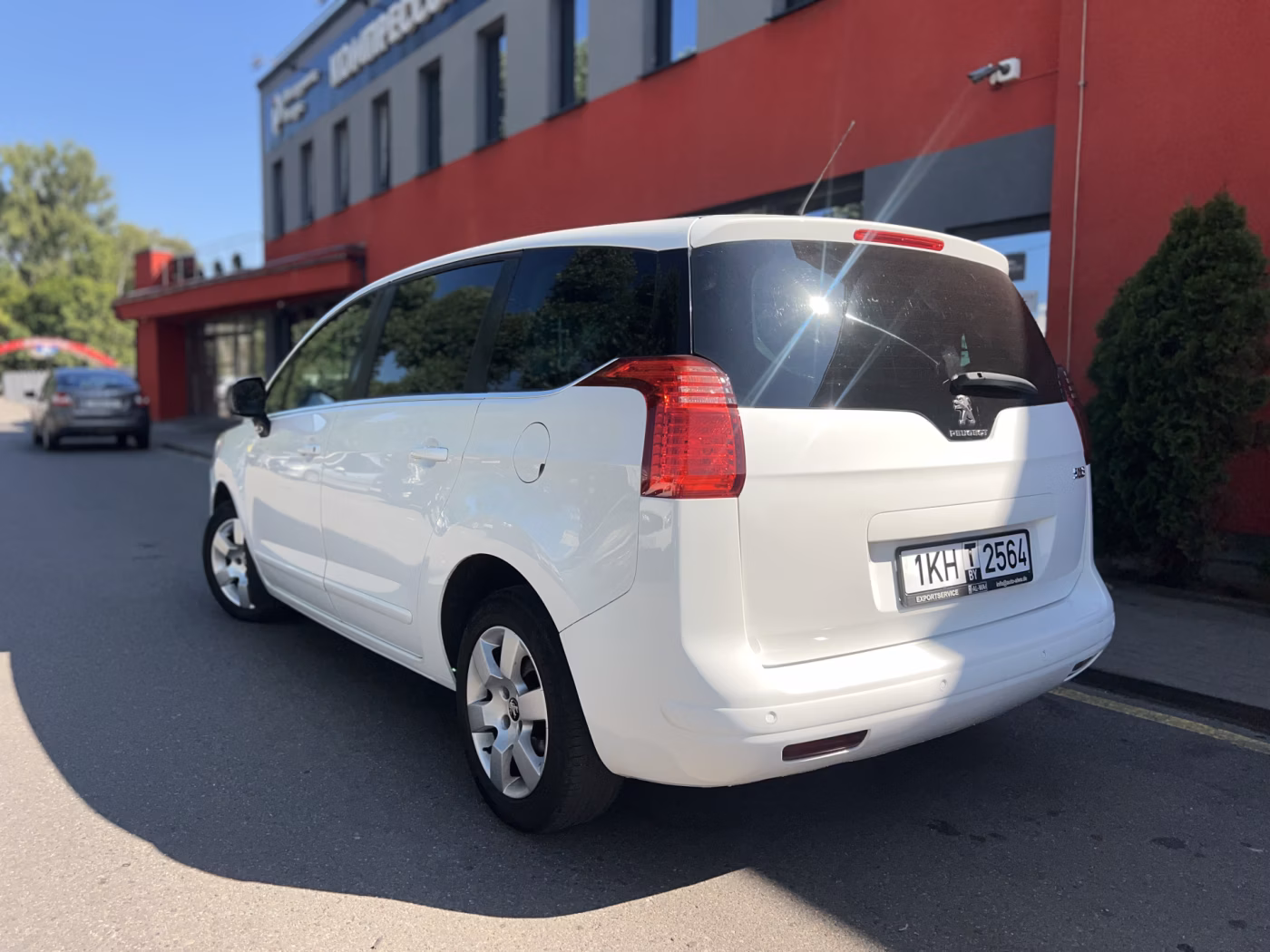 Peugeot 5008 фото 6