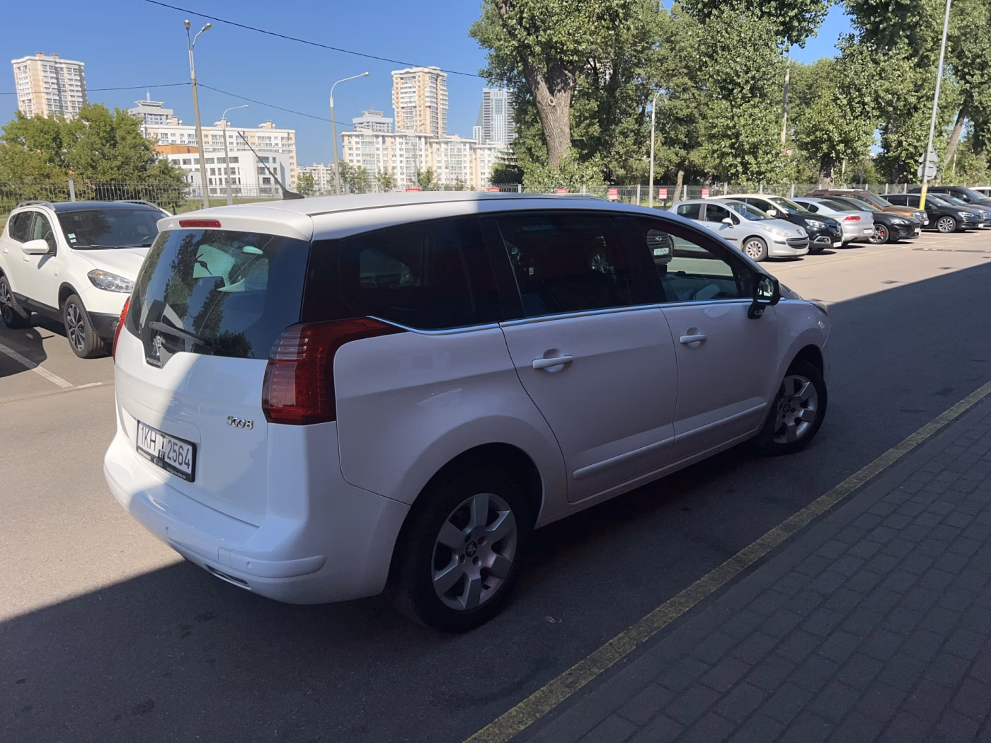 Peugeot 5008 фото 7