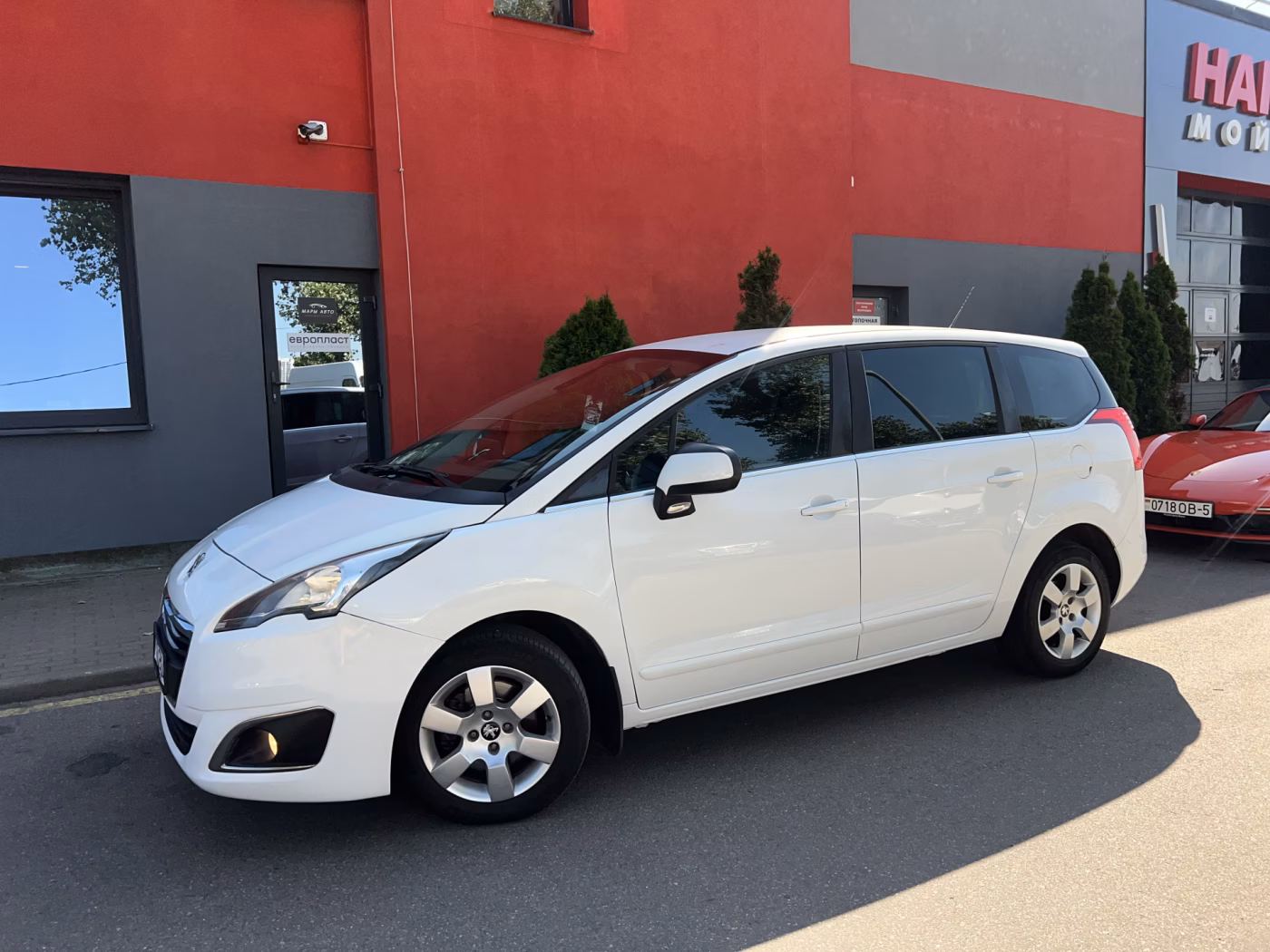 Peugeot 5008 фото 9