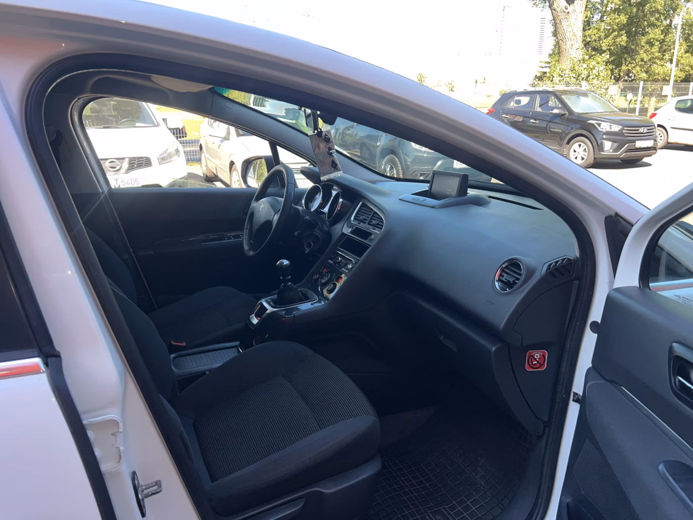 Peugeot 5008 фото 14