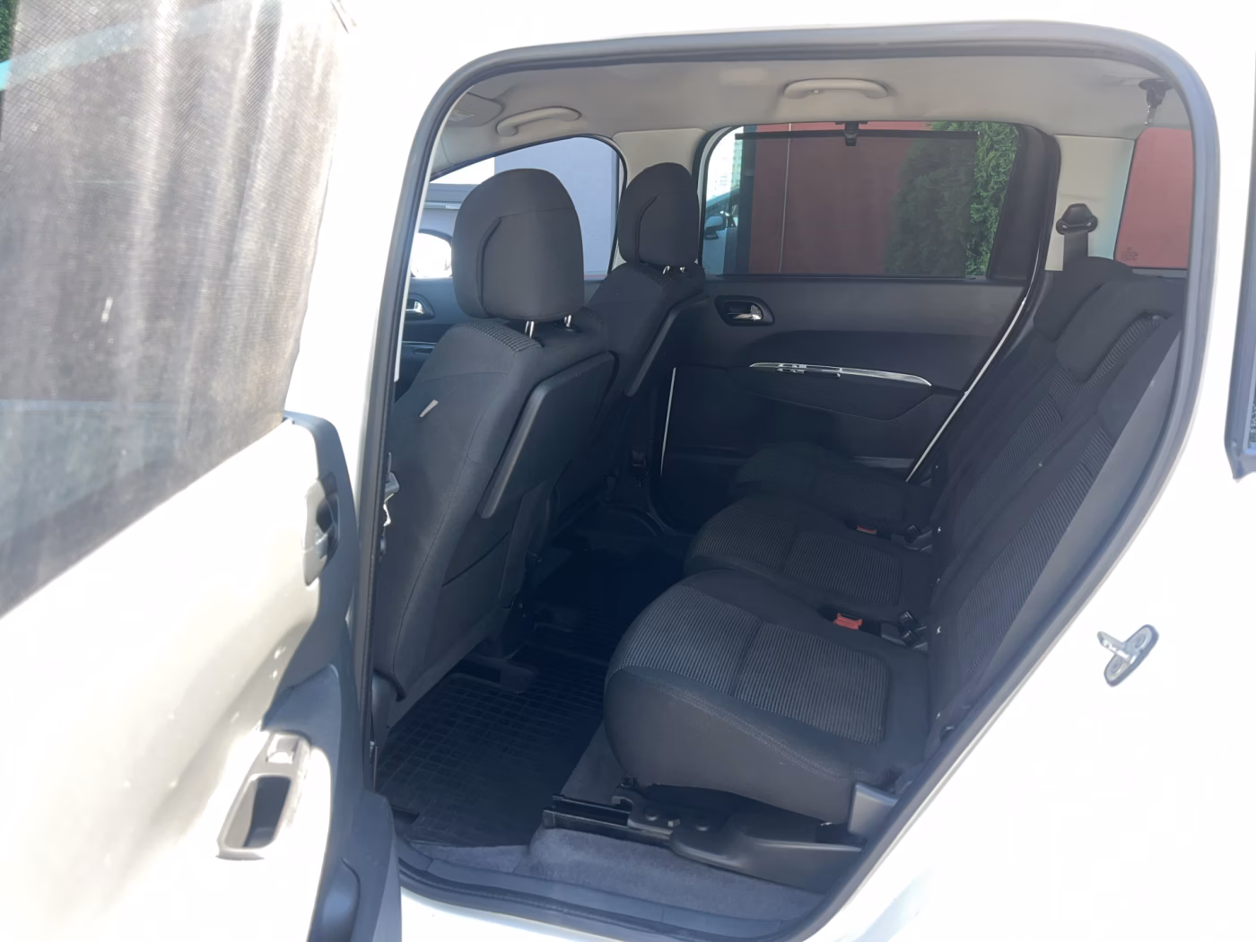Peugeot 5008 фото 16
