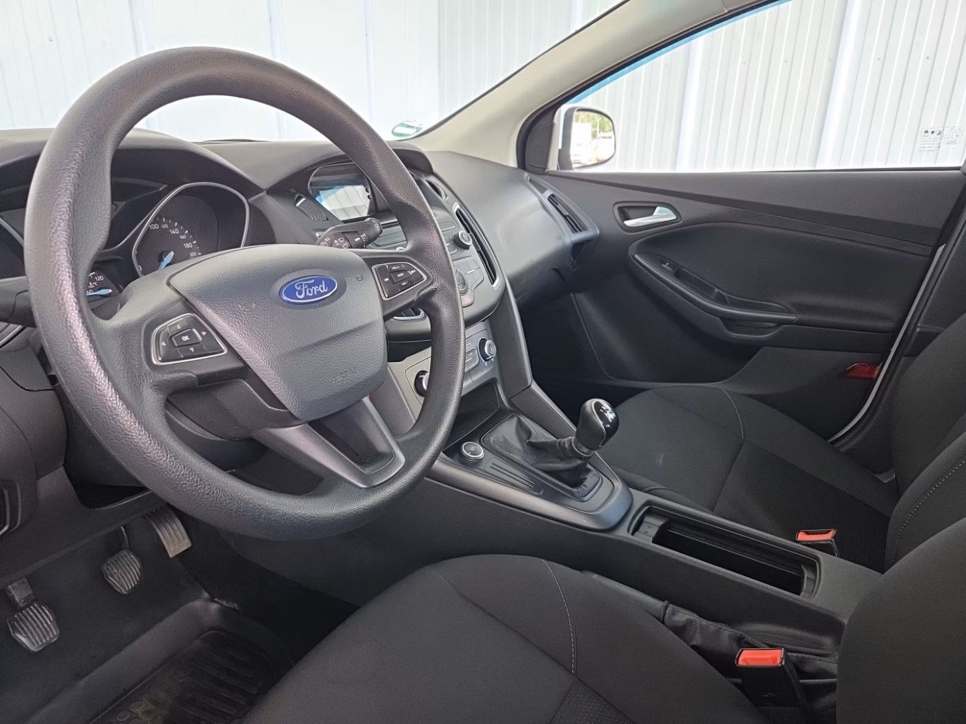 Ford Focus фото 12