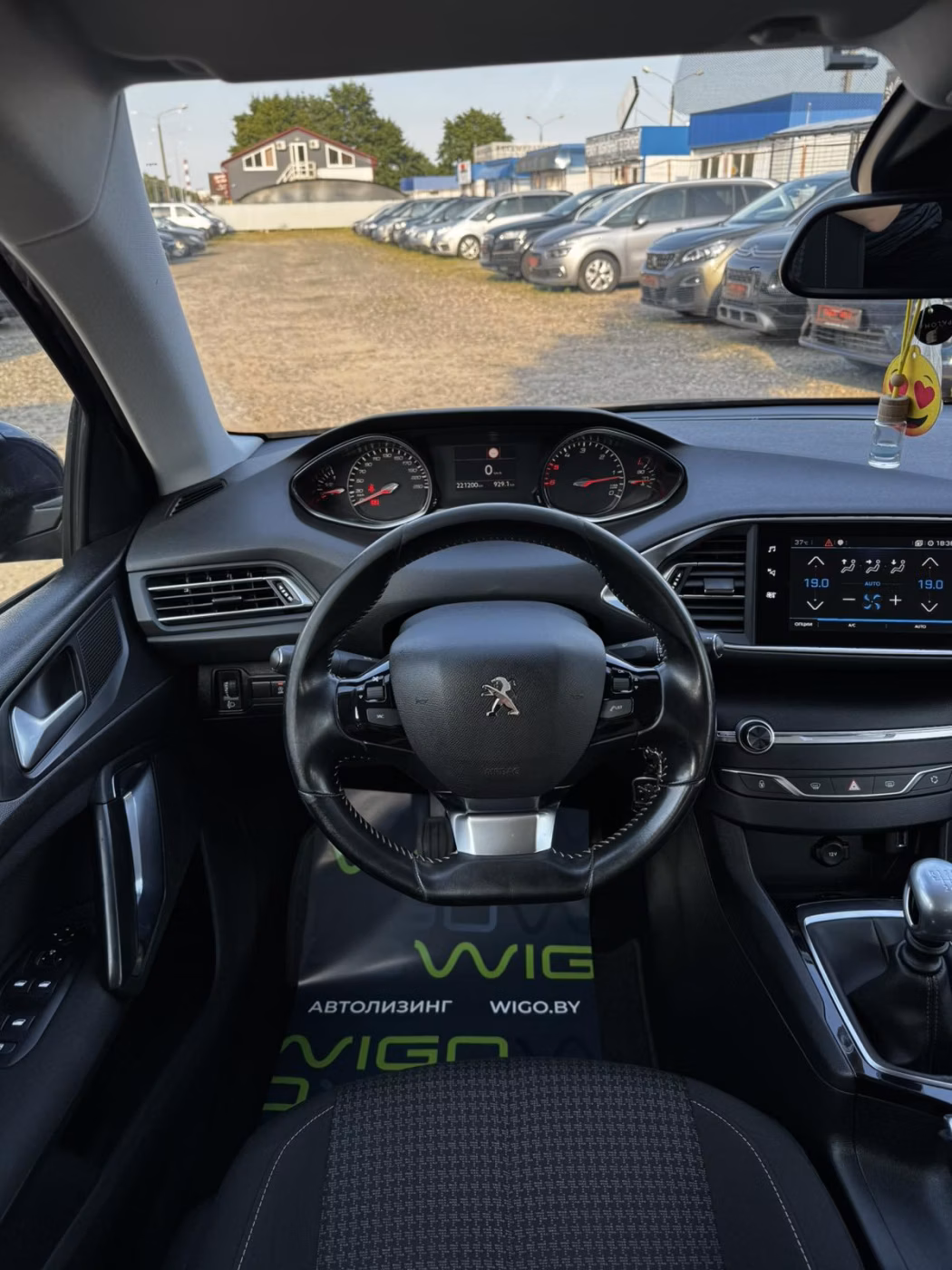 Peugeot 308 фото 12