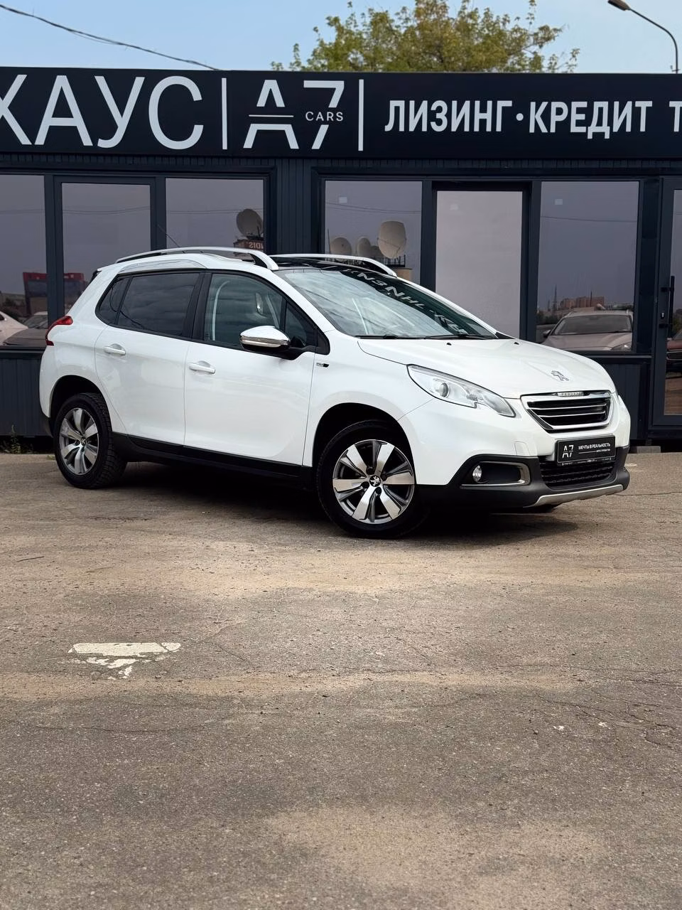 Peugeot 2008 фото 2