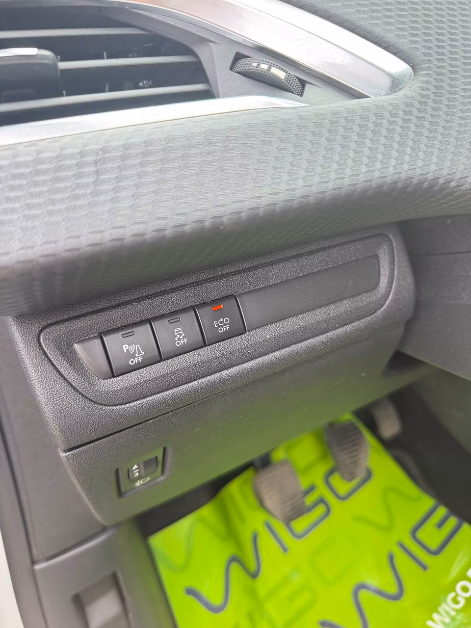 Peugeot 2008 фото 12