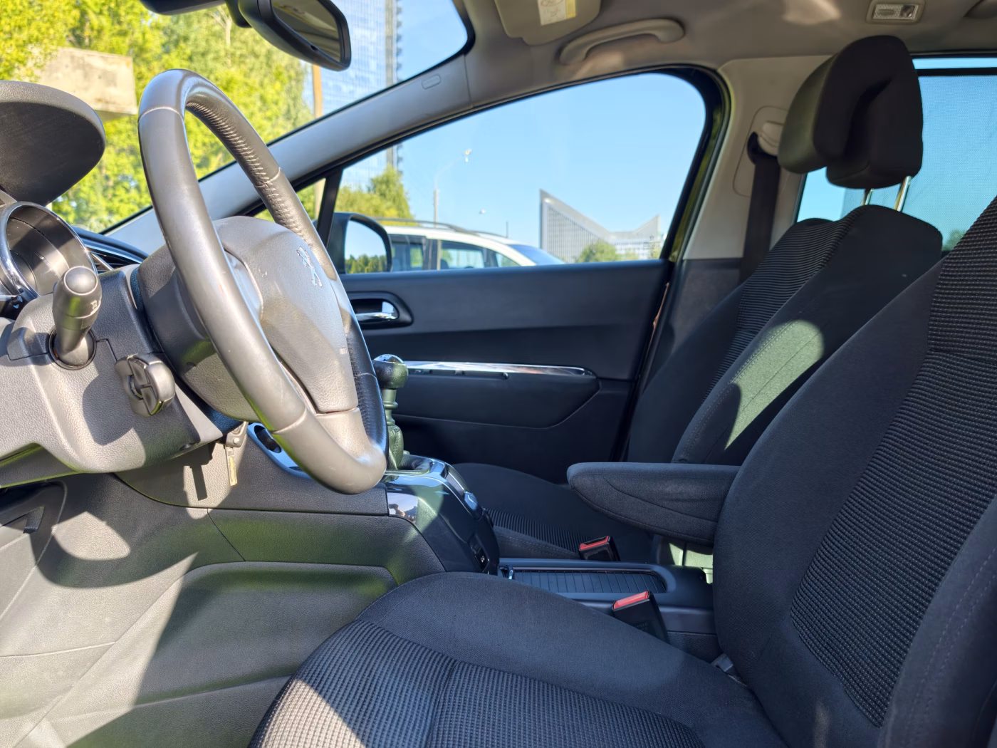 Peugeot 5008 фото 10