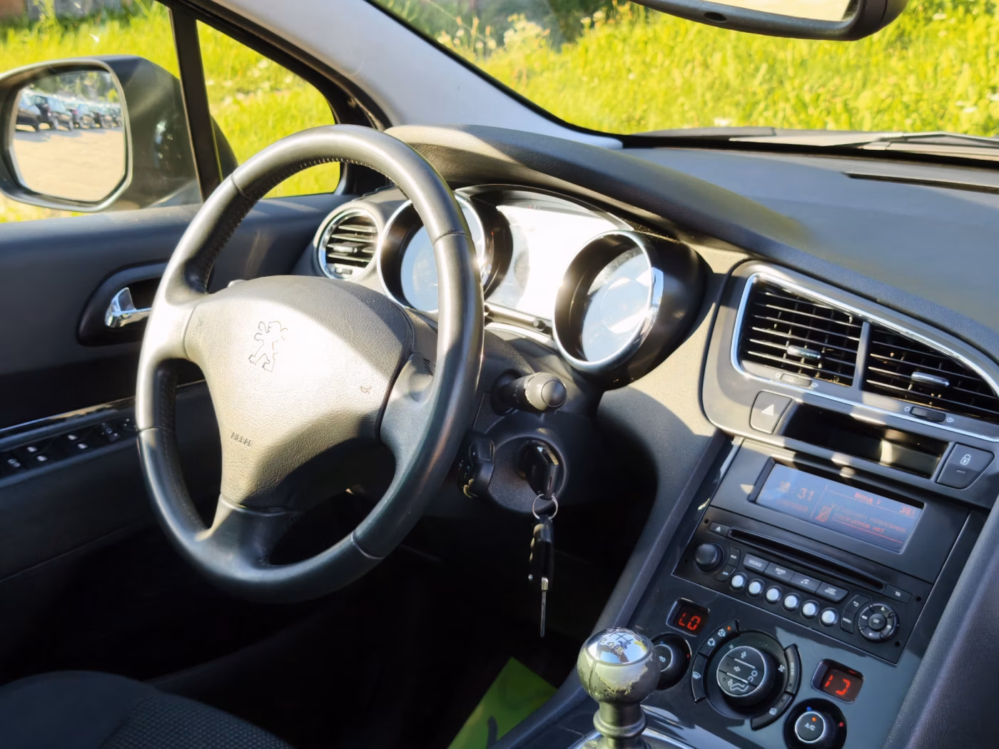 Peugeot 5008 фото 14