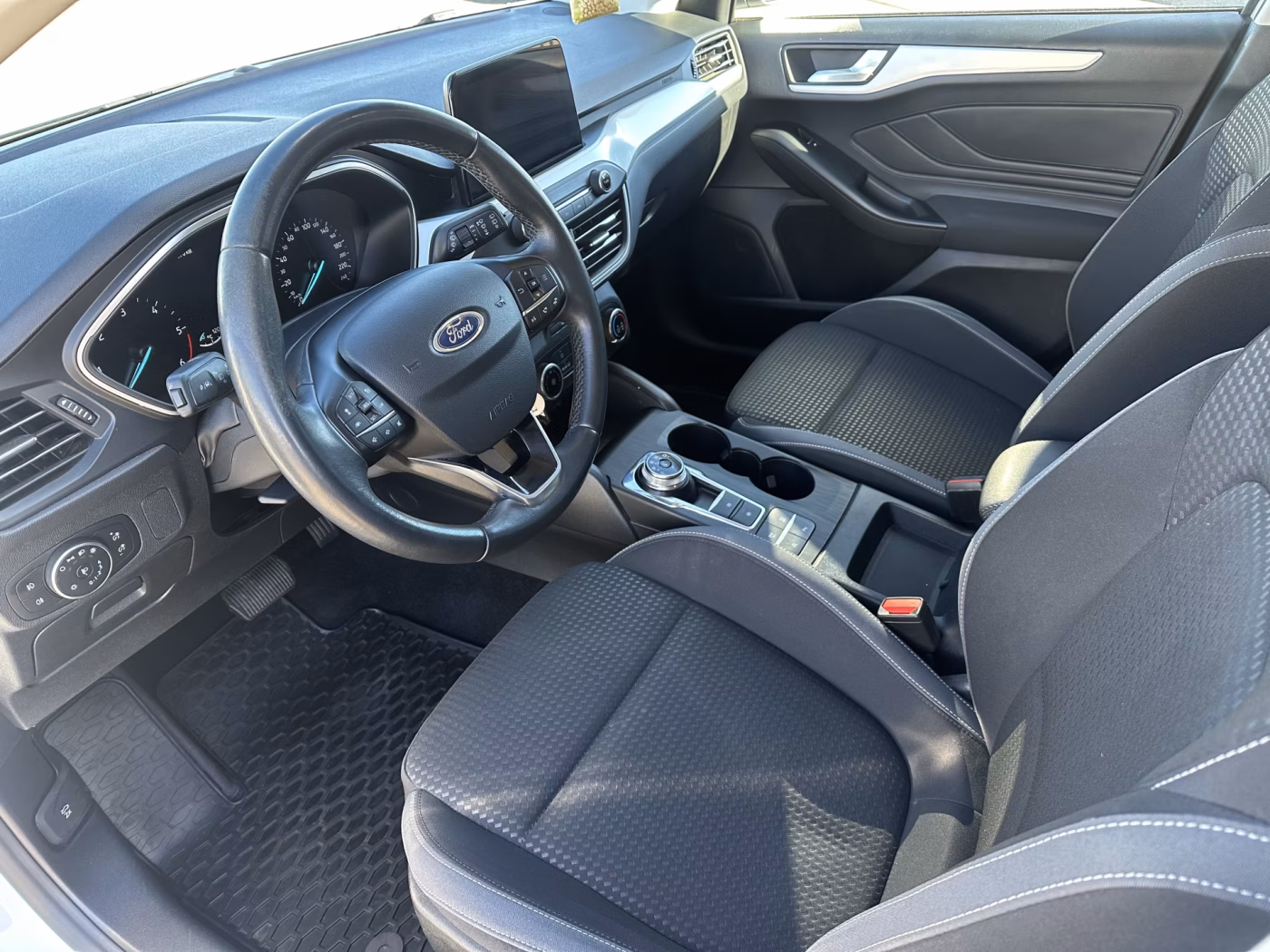 Ford Focus фото 8