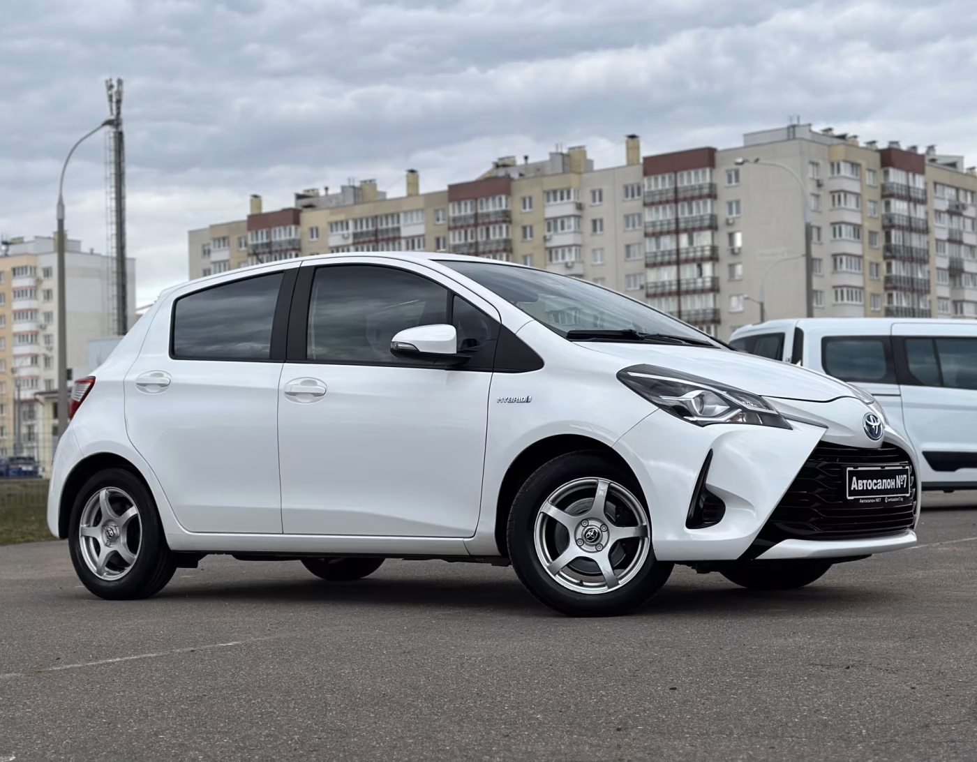 Toyota Yaris фото 4