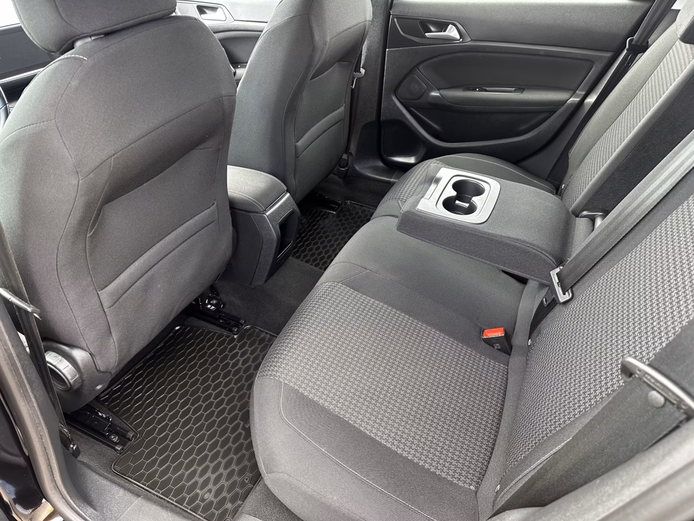 Peugeot 308 фото 9