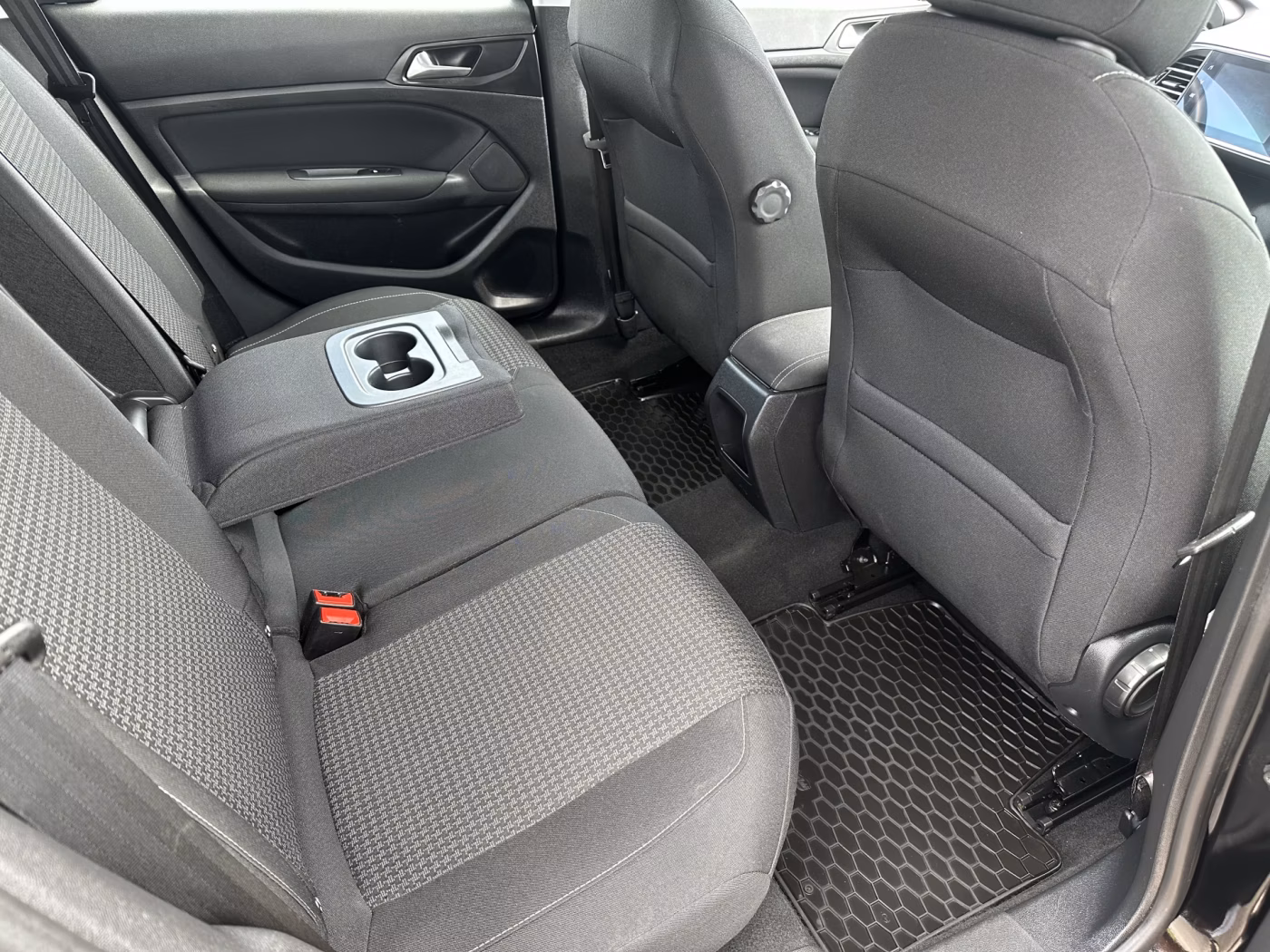 Peugeot 308 фото 11